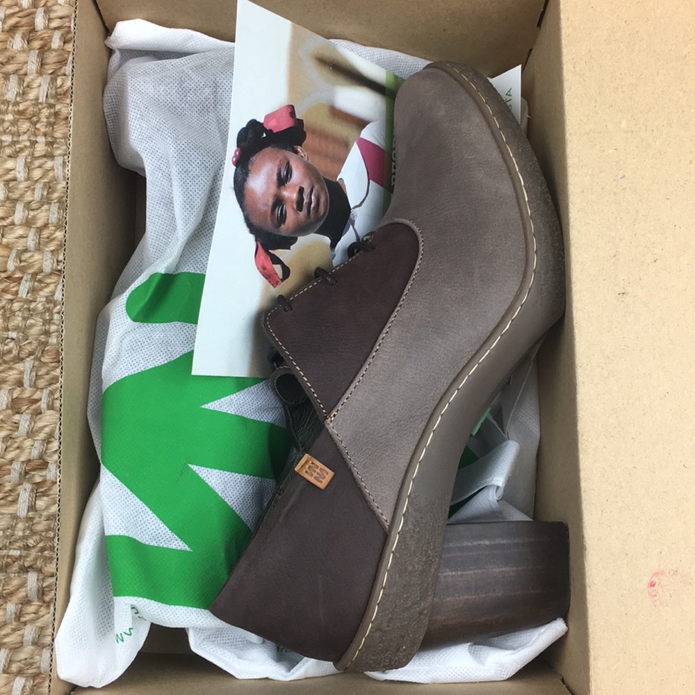El Naturalista Leather Oxford Lace-up Booties - Picture 12 of 16